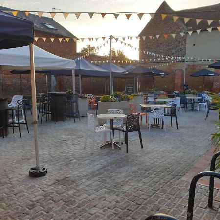 The Catherine Wheel Wetherspoon Hotel Henley-on-Thames Екстериор снимка