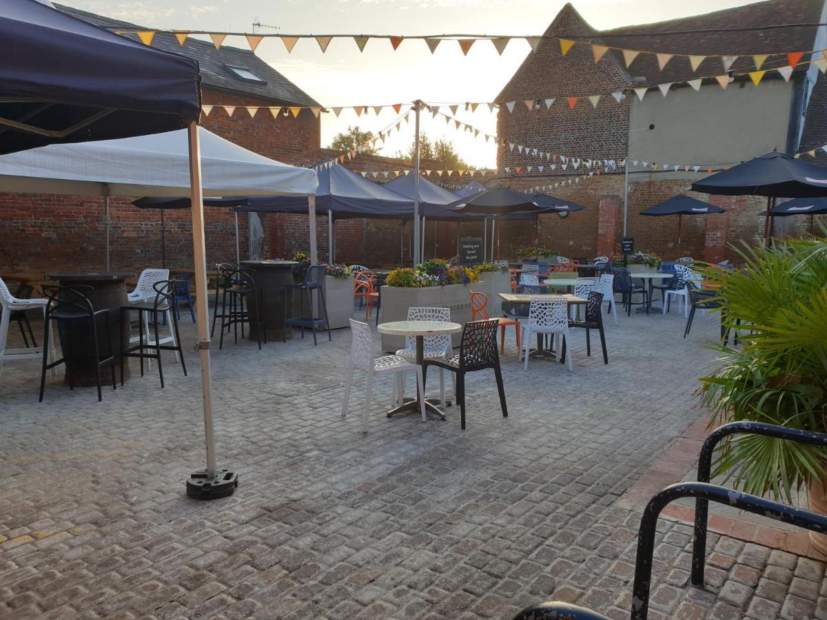 The Catherine Wheel Wetherspoon Hotel Henley-on-Thames Екстериор снимка
