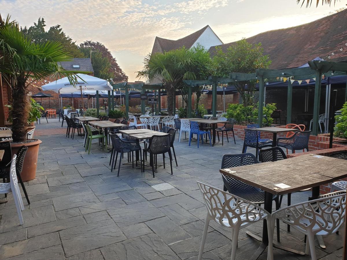 The Catherine Wheel Wetherspoon Hotel Henley-on-Thames Екстериор снимка