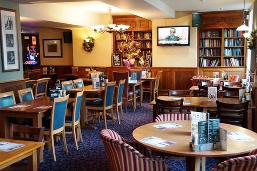 The Catherine Wheel Wetherspoon Hotel Henley-on-Thames Екстериор снимка