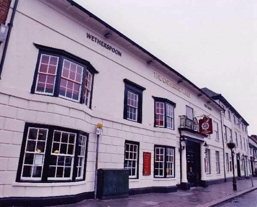 The Catherine Wheel Wetherspoon Hotel Henley-on-Thames Екстериор снимка