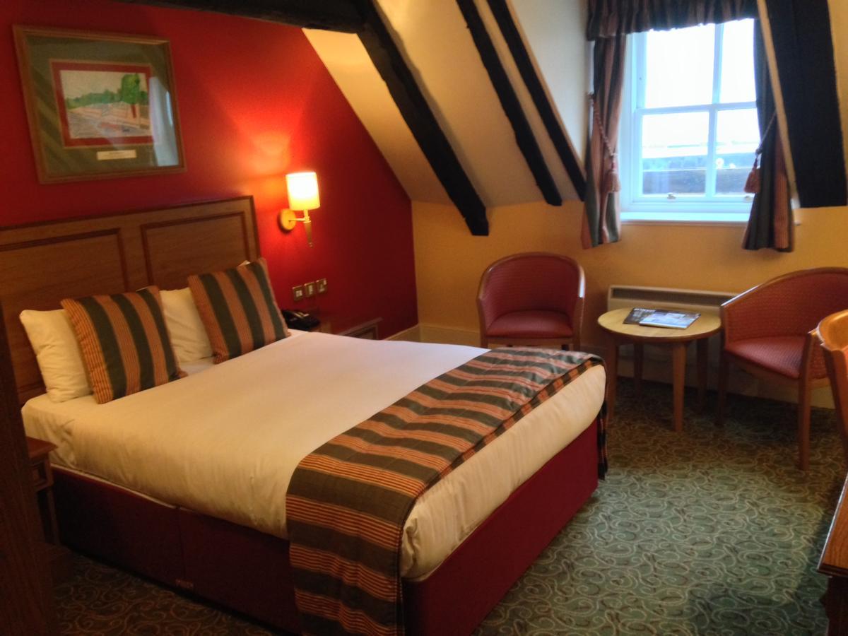 The Catherine Wheel Wetherspoon Hotel Henley-on-Thames Екстериор снимка