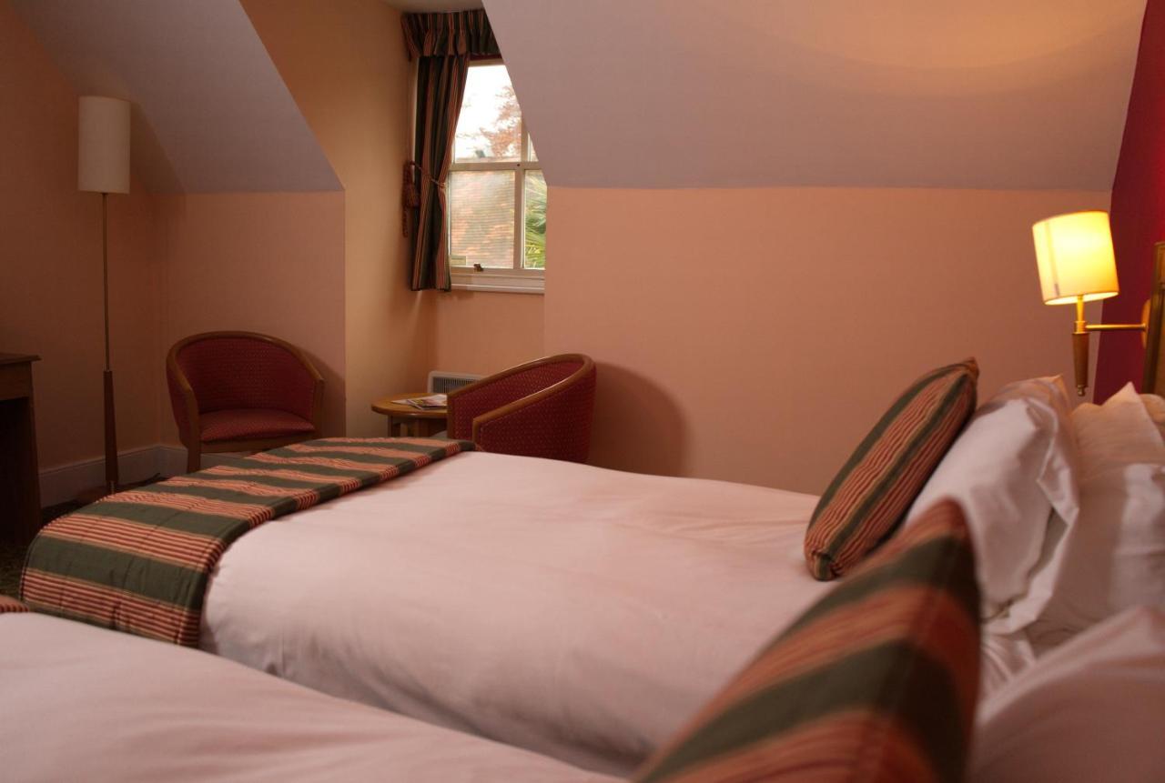 The Catherine Wheel Wetherspoon Hotel Henley-on-Thames Екстериор снимка