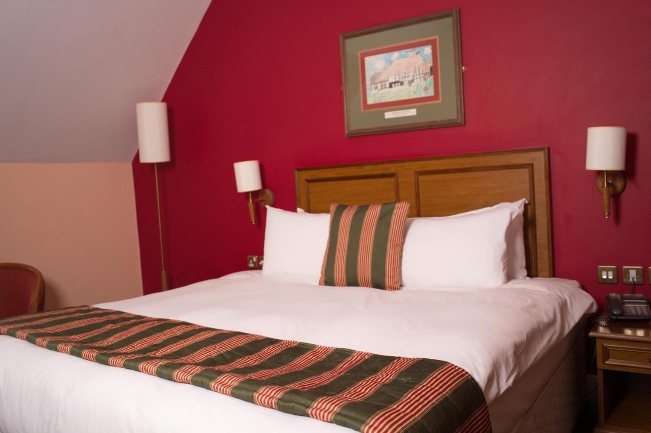 The Catherine Wheel Wetherspoon Hotel Henley-on-Thames Екстериор снимка