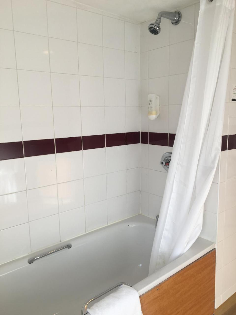 The Catherine Wheel Wetherspoon Hotel Henley-on-Thames Екстериор снимка