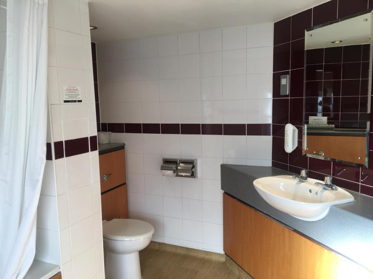 The Catherine Wheel Wetherspoon Hotel Henley-on-Thames Екстериор снимка