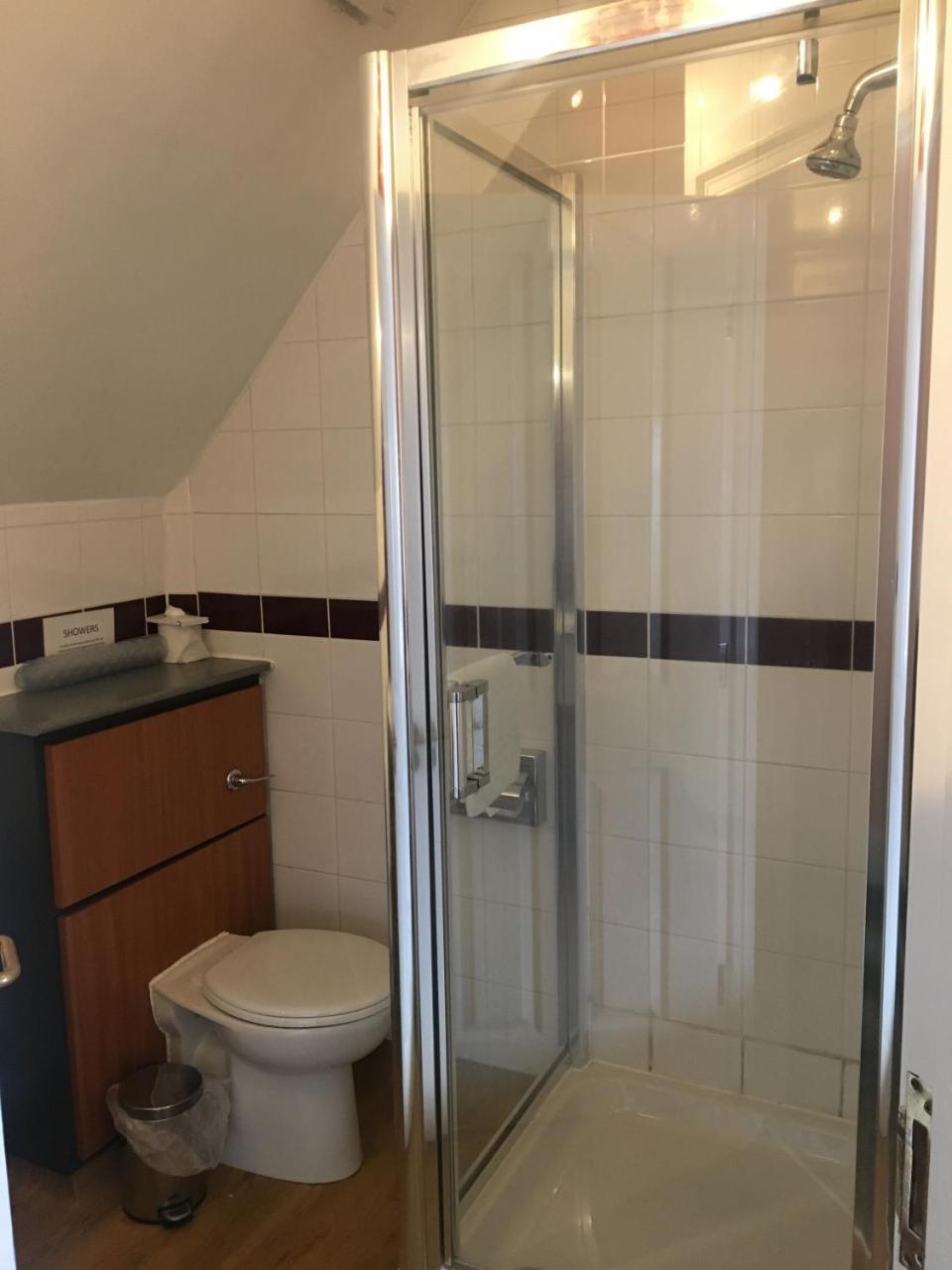 The Catherine Wheel Wetherspoon Hotel Henley-on-Thames Екстериор снимка